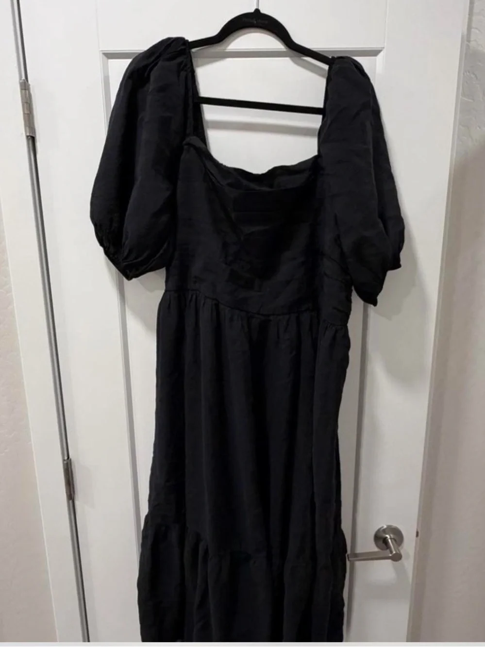 Abercrombie & Fitch Black Puff-Sleeve Midi Dress